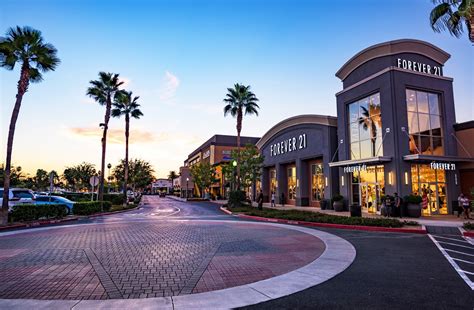 loopnet riverside|Riverside Plaza .